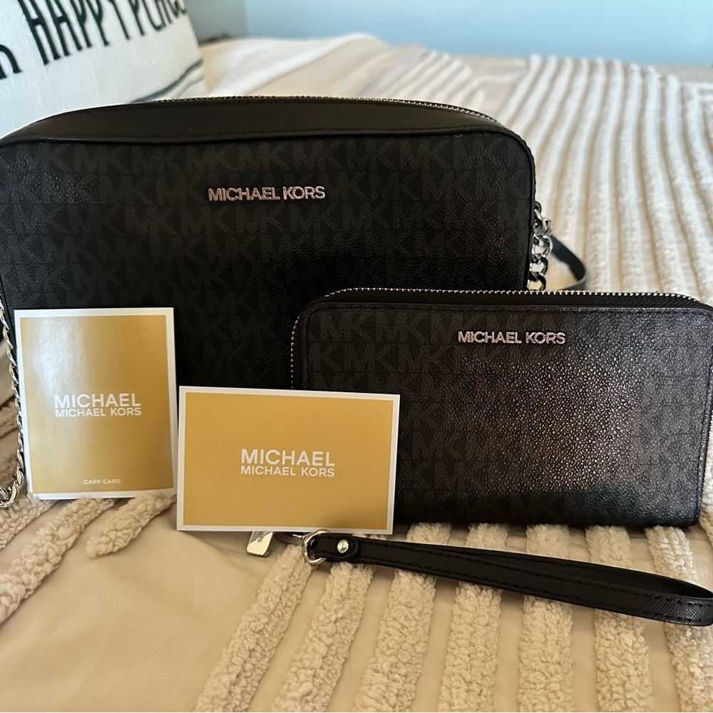 Black Michael Kors Crossbody and Wallet